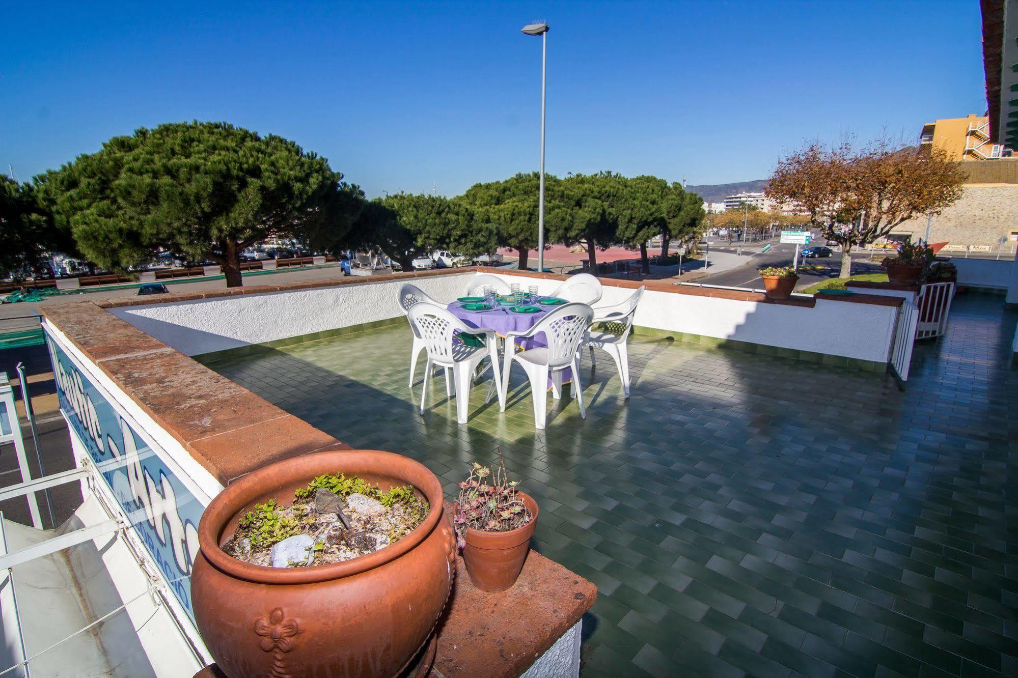 Agi Casa Puerto Villa Roses Exterior photo